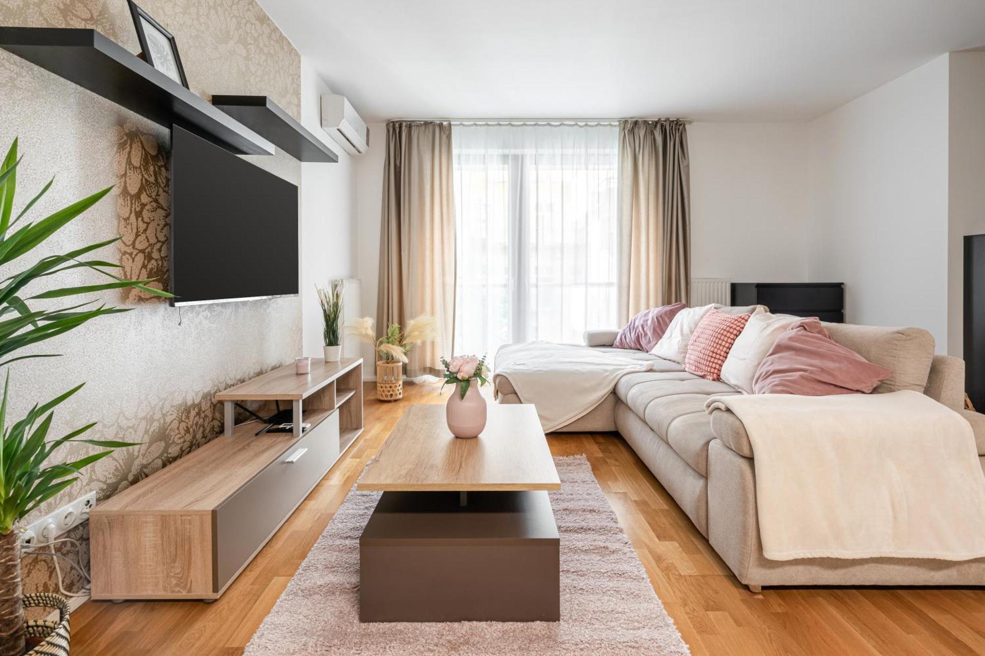 בודפשט Home Of Serenity - 2 Bdr, Free Parking And Terrace מראה חיצוני תמונה